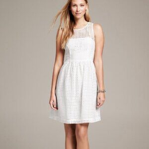 Banana Republic Eyelet Fit & Flare Dress White Size 2 NWOT Lined Side Zip